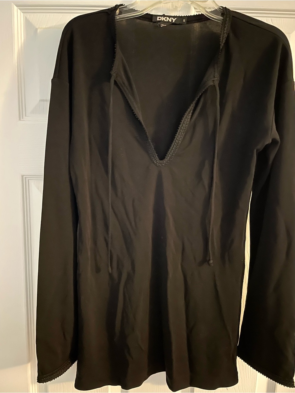 DKNY Black Women's V-Neck Long Sleeve Top